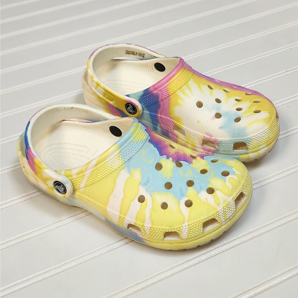 Crocs Classic Tie Dye Kids Clogs/Sandals Size  6 Big Kids Multi Color Pastels
